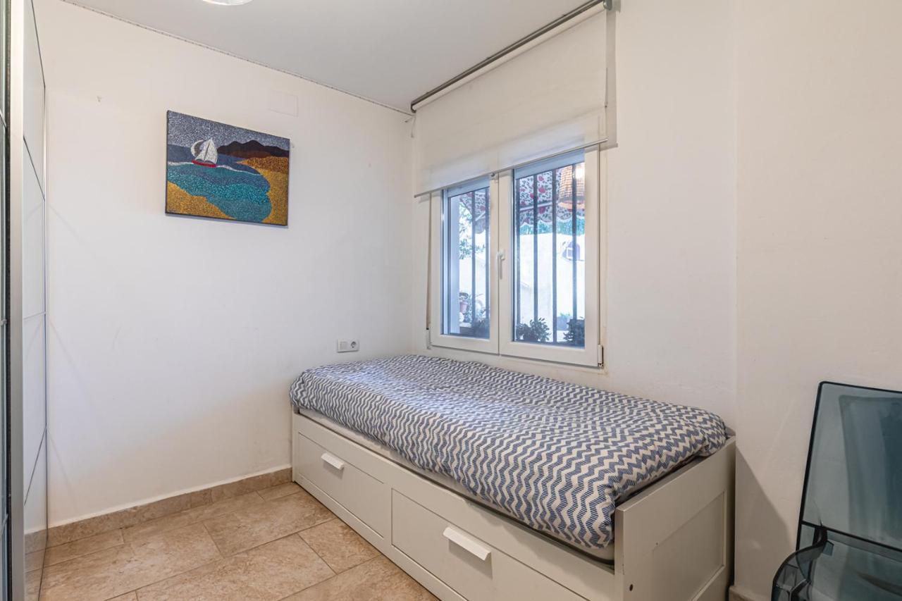 Beachfront Bliss: Apartamento A Pie De Playa Alicante Eksteriør bilde